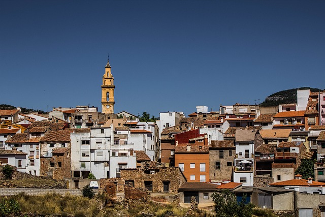 isla chilena costa con casas y cultura local
